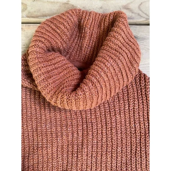 FREE PEOPLE turtleneck ribbed knit oversized rust/burnt orange sweater small - Picture 7 of 11